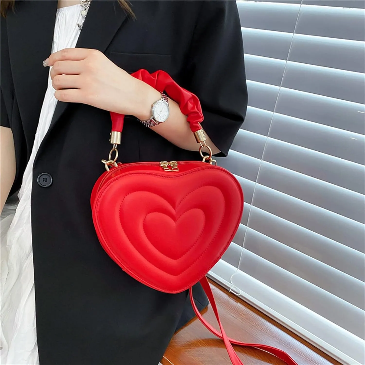 Small Heart Shaped Purse for Women PU Leather Zipper Tote Bag Purse Satchel Cute Crossbody Messenger Handbags