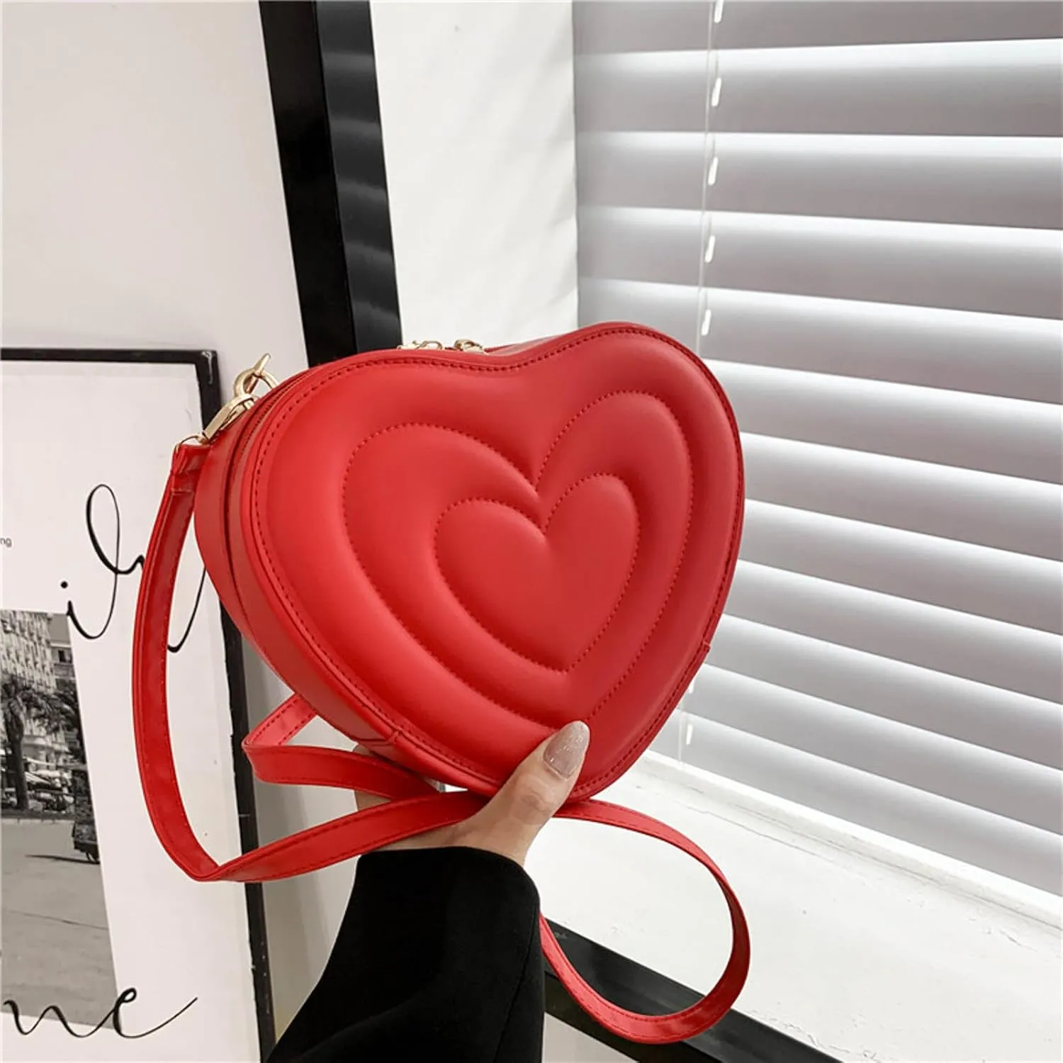 Small Heart Shaped Purse for Women PU Leather Zipper Tote Bag Purse Satchel Cute Crossbody Messenger Handbags