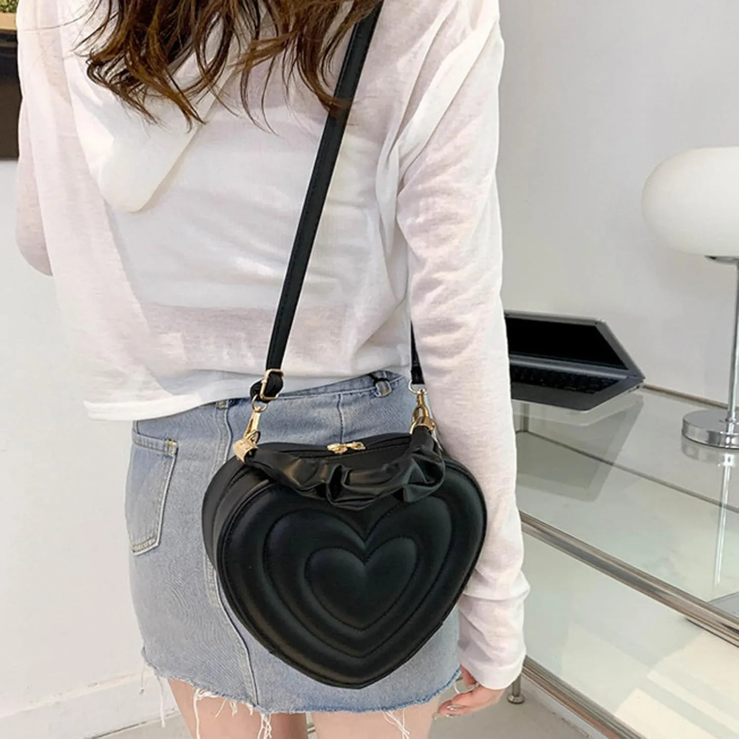 Small Heart Shaped Purse for Women PU Leather Zipper Tote Bag Purse Satchel Cute Crossbody Messenger Handbags