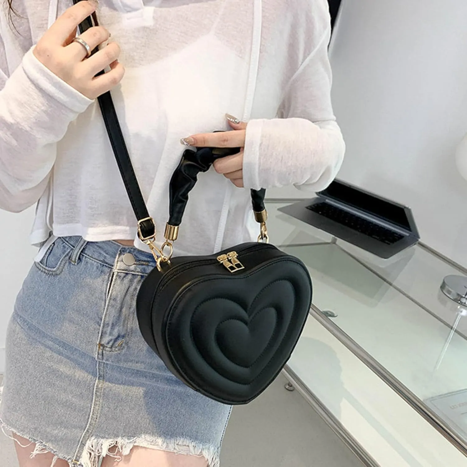Small Heart Shaped Purse for Women PU Leather Zipper Tote Bag Purse Satchel Cute Crossbody Messenger Handbags